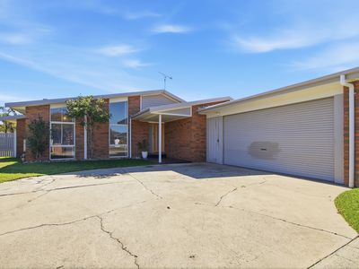 6 Bridget Court, Sale
