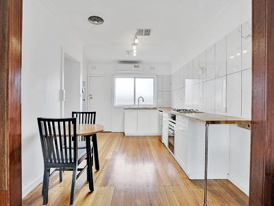 1 / 136 Hoffmans Road, Essendon