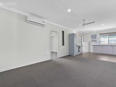 10 Senorita Parade, Urangan