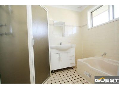 7 Merrett Crescent, Greenacre