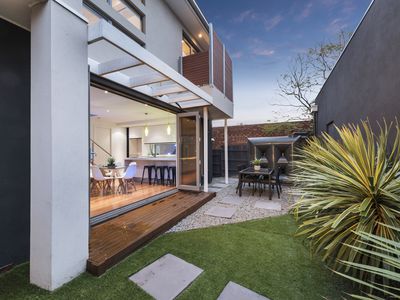 2 / 217 Woods Street, Newport
