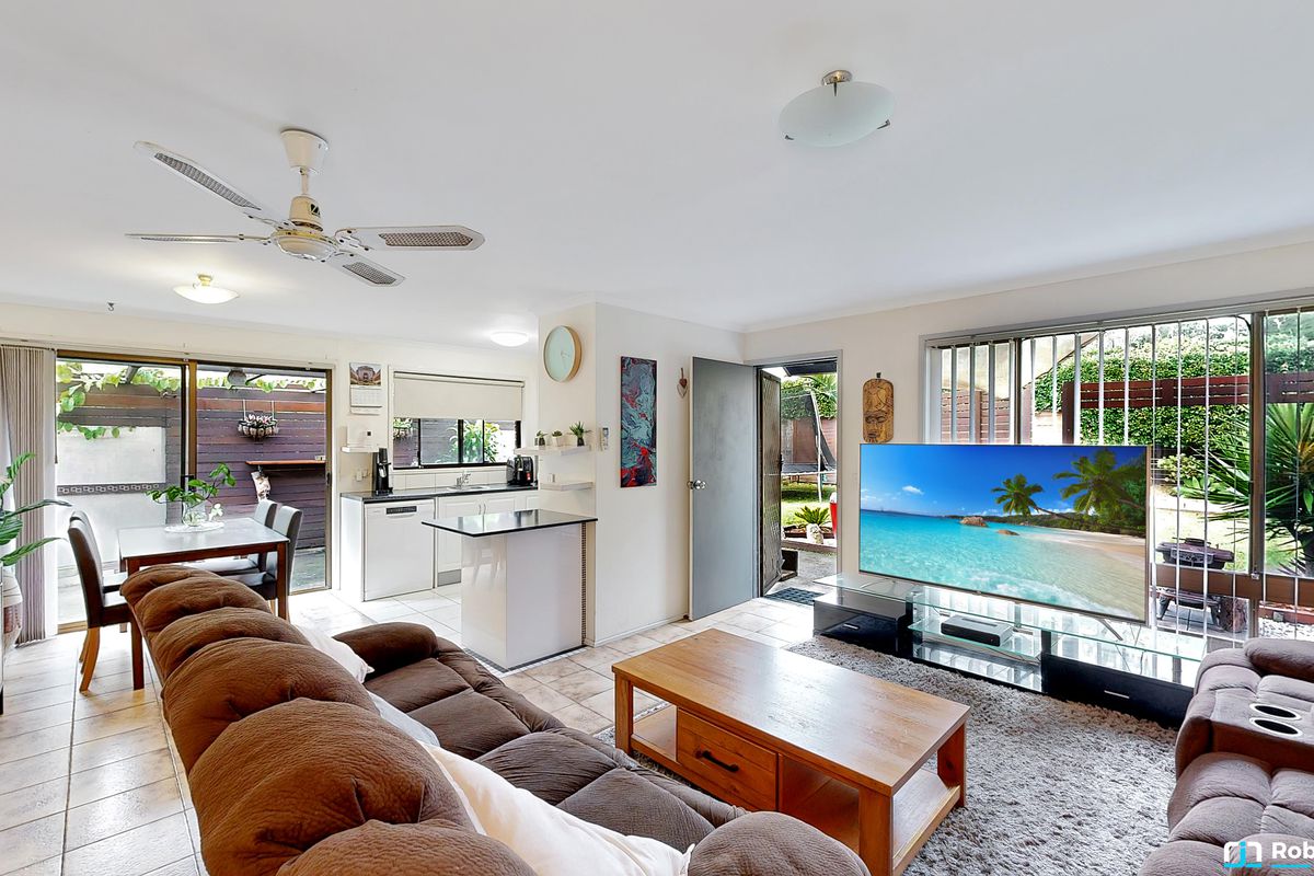 11 Pine Avenue, Tewantin
