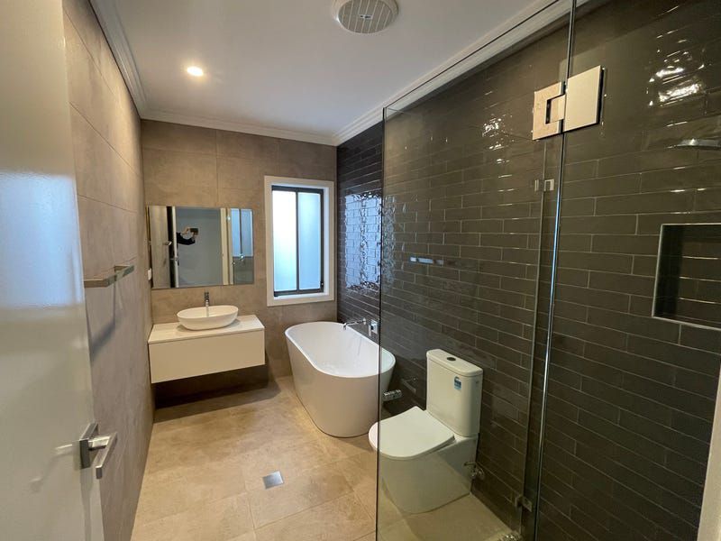 12 Meale Avenue, Gledswood Hills