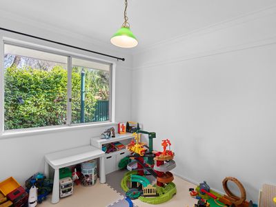 2 Desford Close, Shelley