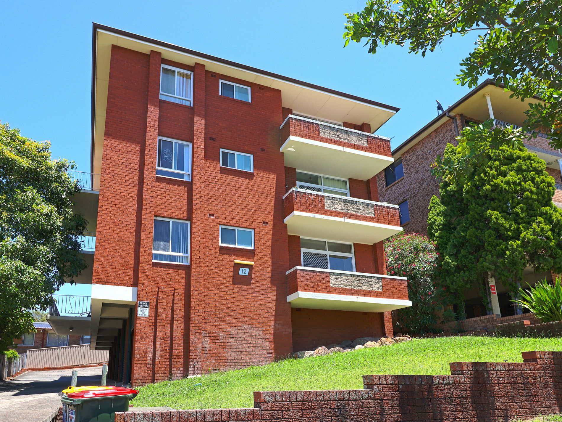 1 / 12 Queen Street, Arncliffe