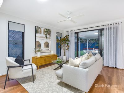6 Jean Close, Joyner
