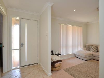 2B Fairlie Way, Broadwood