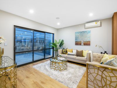 25 Tahingamanu Road, Hobsonville