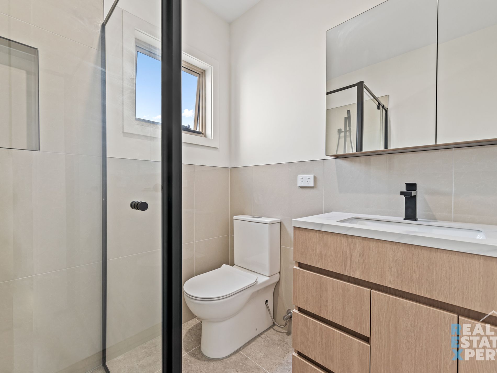 4 Tiger Way, Officer