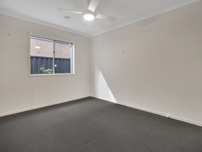 44 Firecrest Road, Manor Lakes
