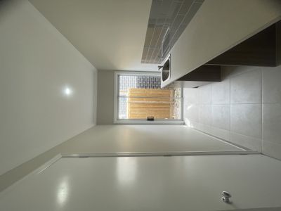 61 Sunlight Circuit, Lara