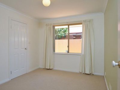 4 Heston Court, Somerville