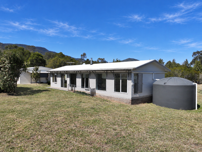 29 Quong Tart Close, Araluen
