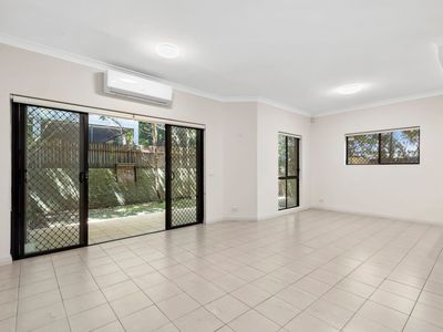2 / 211a Wigram Road , Forest Lodge