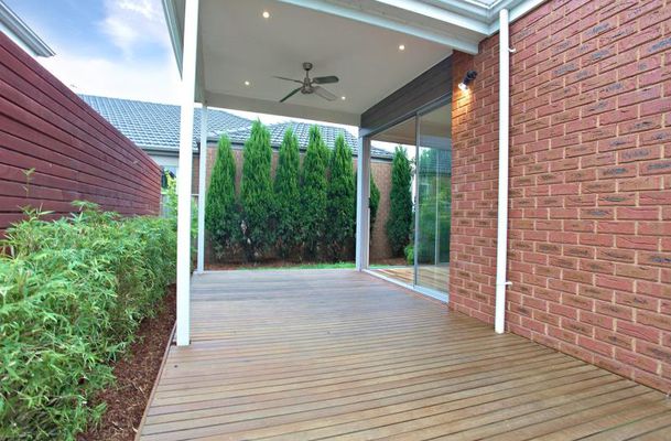 9 Grosvenor Square, Craigieburn