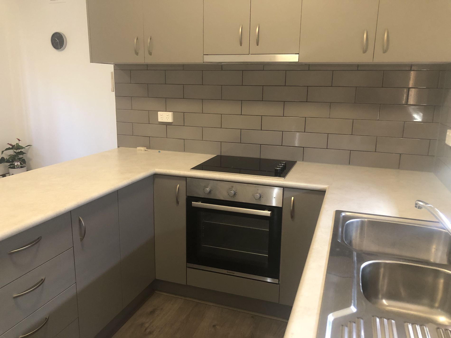 1 / 5 Raglan Street, Newtown