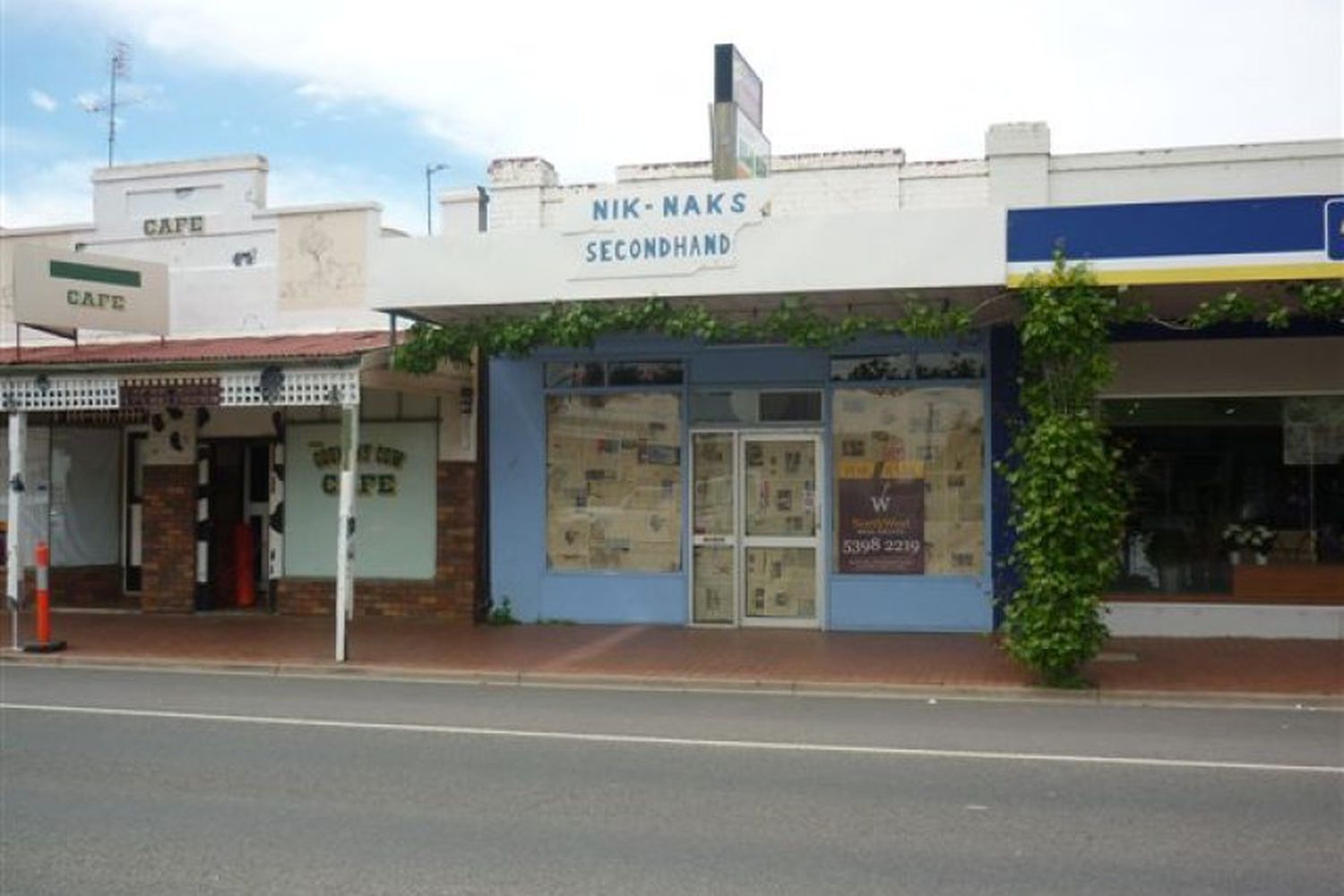 75  Woods Street , Donald