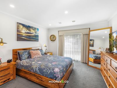 8 Belvoir Court, Cranbourne