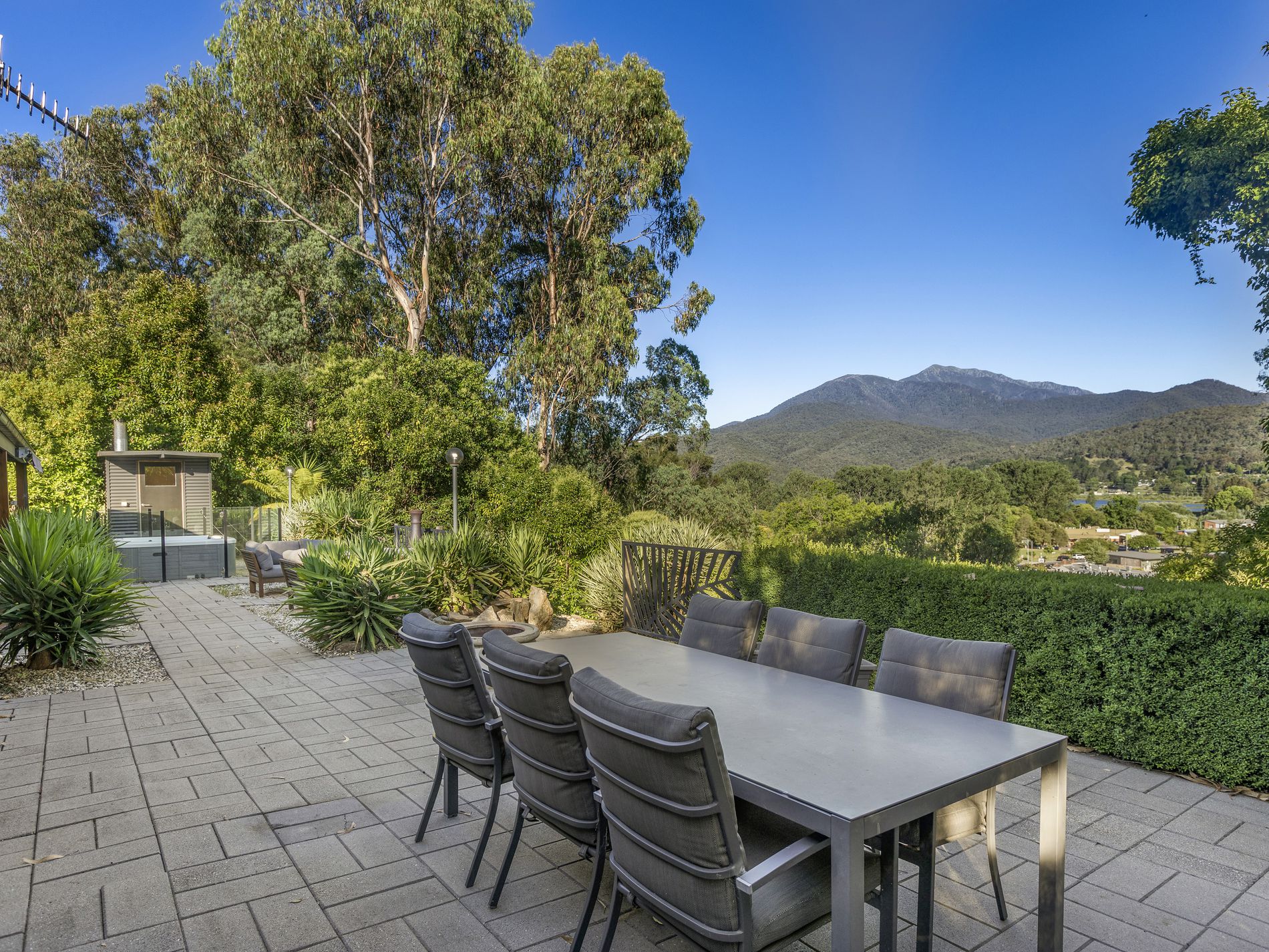 9 Braeside Court, Tawonga South