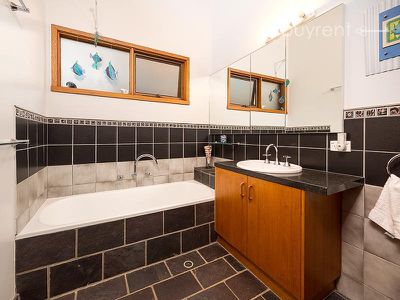 47 CRAIG DRIVE, Bellbridge