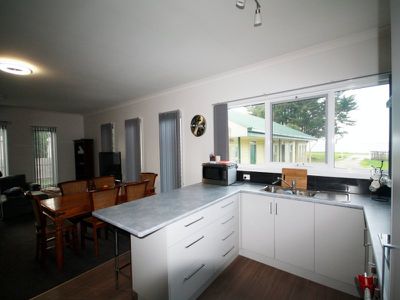 2 / 99 Old Bass Highway, Wynyard