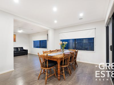 36 Aquatic Drive, Cranbourne West