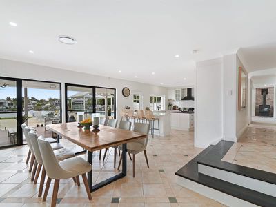 4 Garden Grove, Carrara