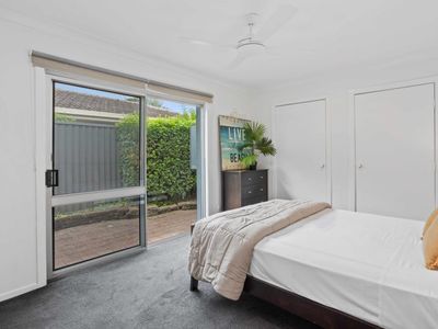 17 Maureen Court, Broadbeach Waters