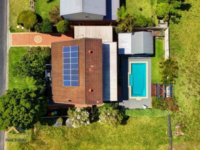 35 Hope Street, Red Head