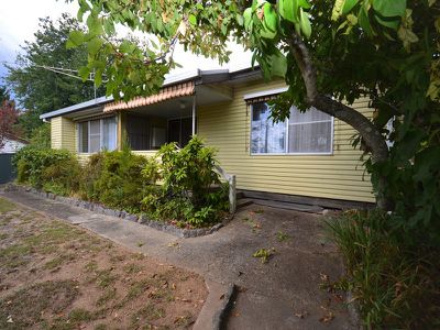 14 Mountain Avenue , Mount Beauty