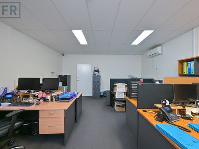 2 / 5 Sequoia Place, Bibra Lake