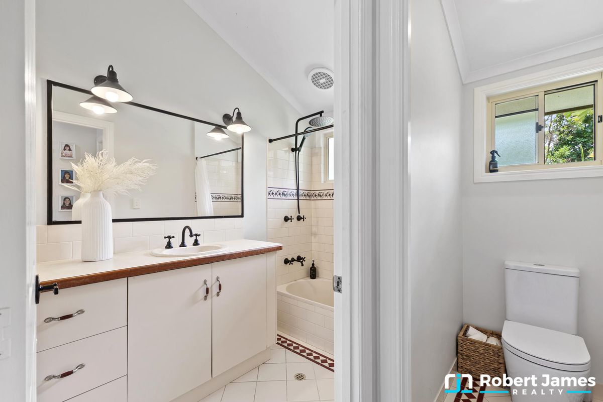 90 Redwood Road, Doonan