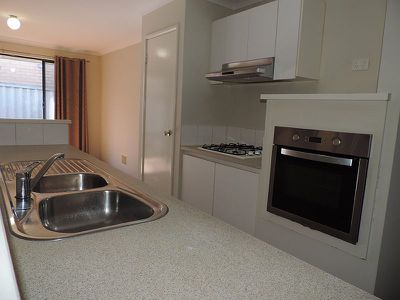11 St Quentin Parkway, Alexander Heights