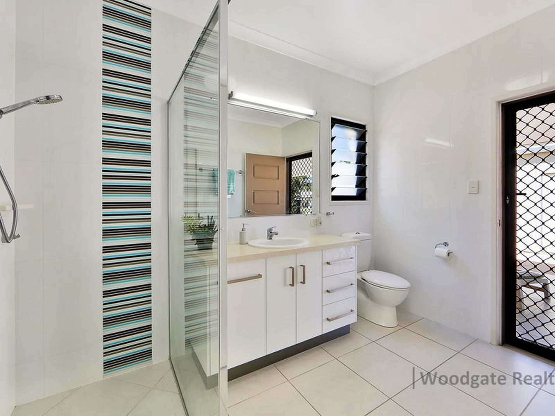 56 Esplanade, Woodgate