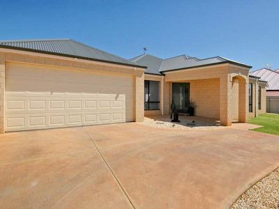 6 Henneker Drive, Kalgoorlie