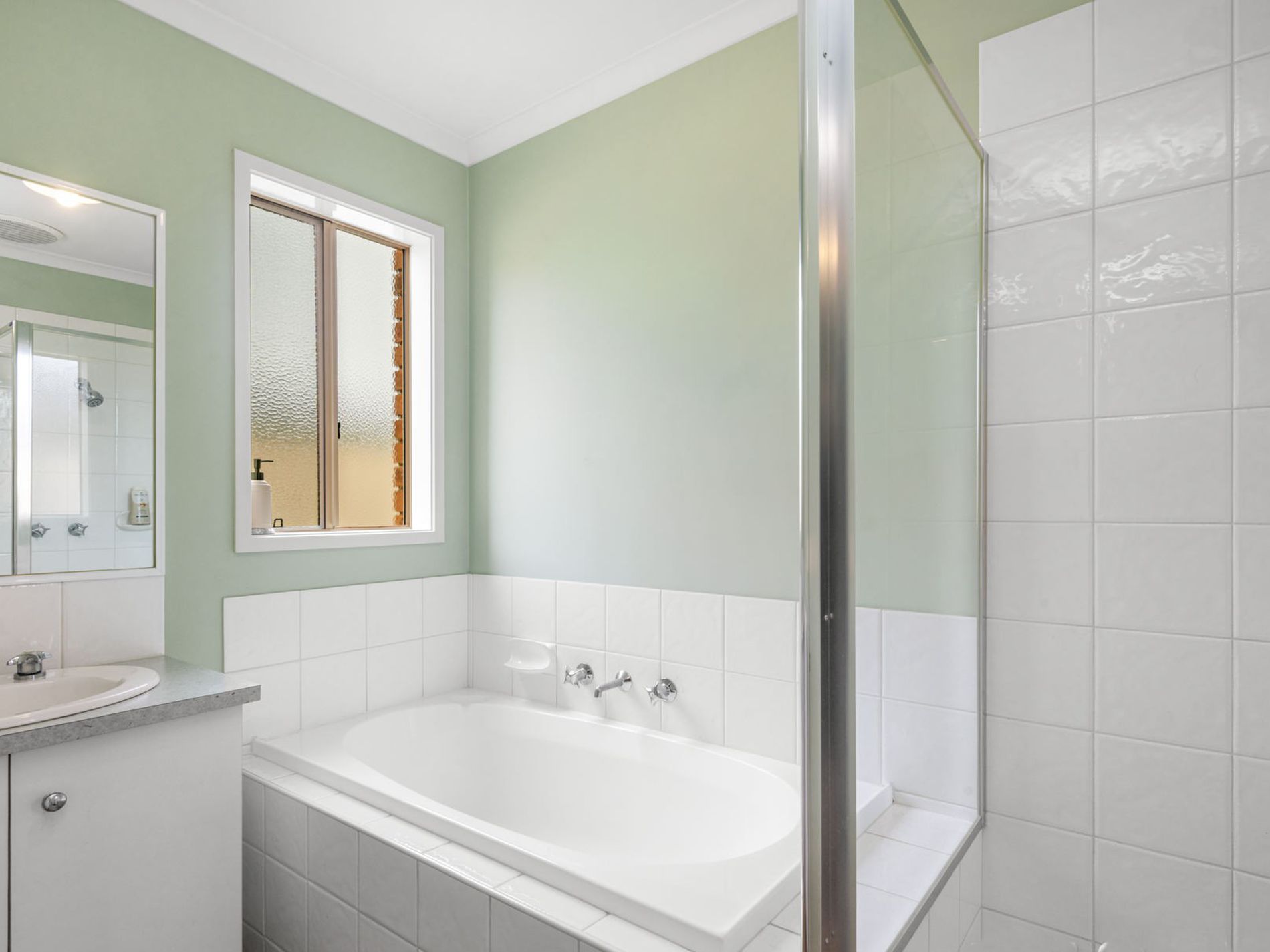 3 Trixia Place, Leopold