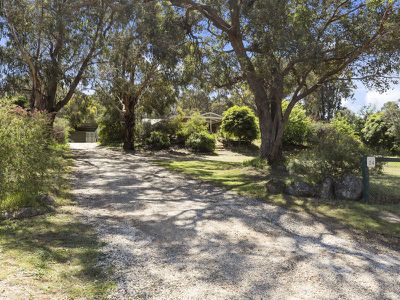 24 Pioneer St, Tallarook