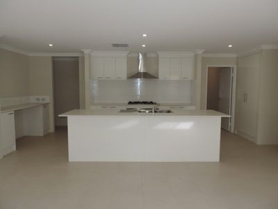 8 Kanooka Approach, Baldivis