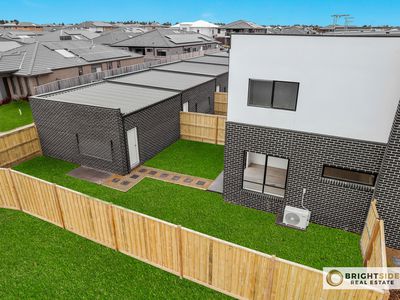 17 Vendeen Walk, Clyde North