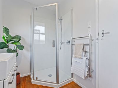 2/9A Eversleigh Road, Belmont