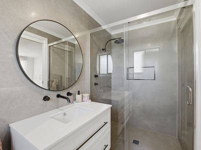 28 Holmes Crescent, Griffith