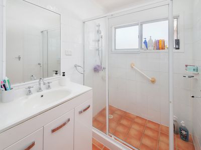 11 Nerang Broadbeach Road, Nerang