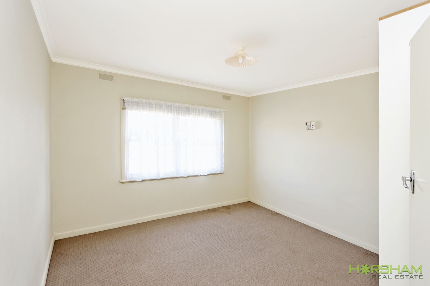 6 Queen Street, Horsham