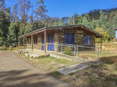 323 Dulcia Road, Gordon