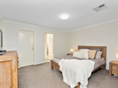 4 Barossa Loop, Harrisdale