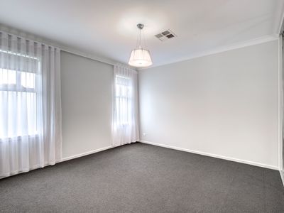 166 Heysen Boulevard, Mount Barker