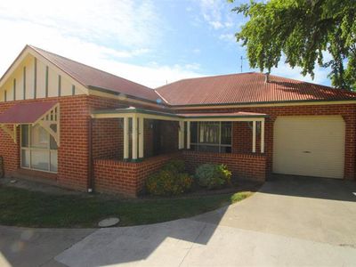 1 / 67 Rocket St, Bathurst