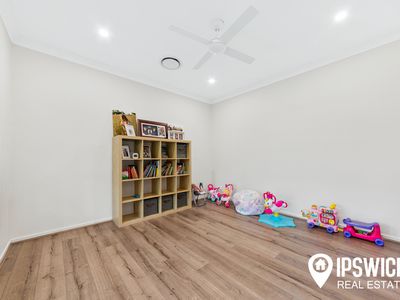 33 Chatswood Court, Deebing Heights
