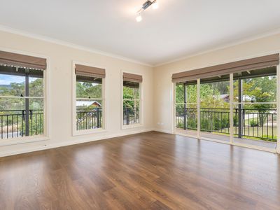 12 MCEVOY LANE, Yackandandah