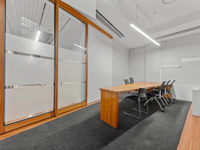 106-108 Bowen Street, Spring Hill